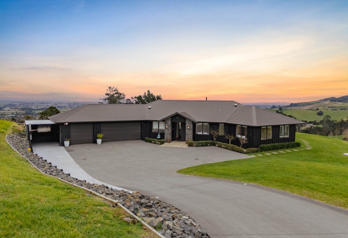 Elevated Lifestyle with Breathtaking Views, 155 Pratts Road, Ramarama, Auckland