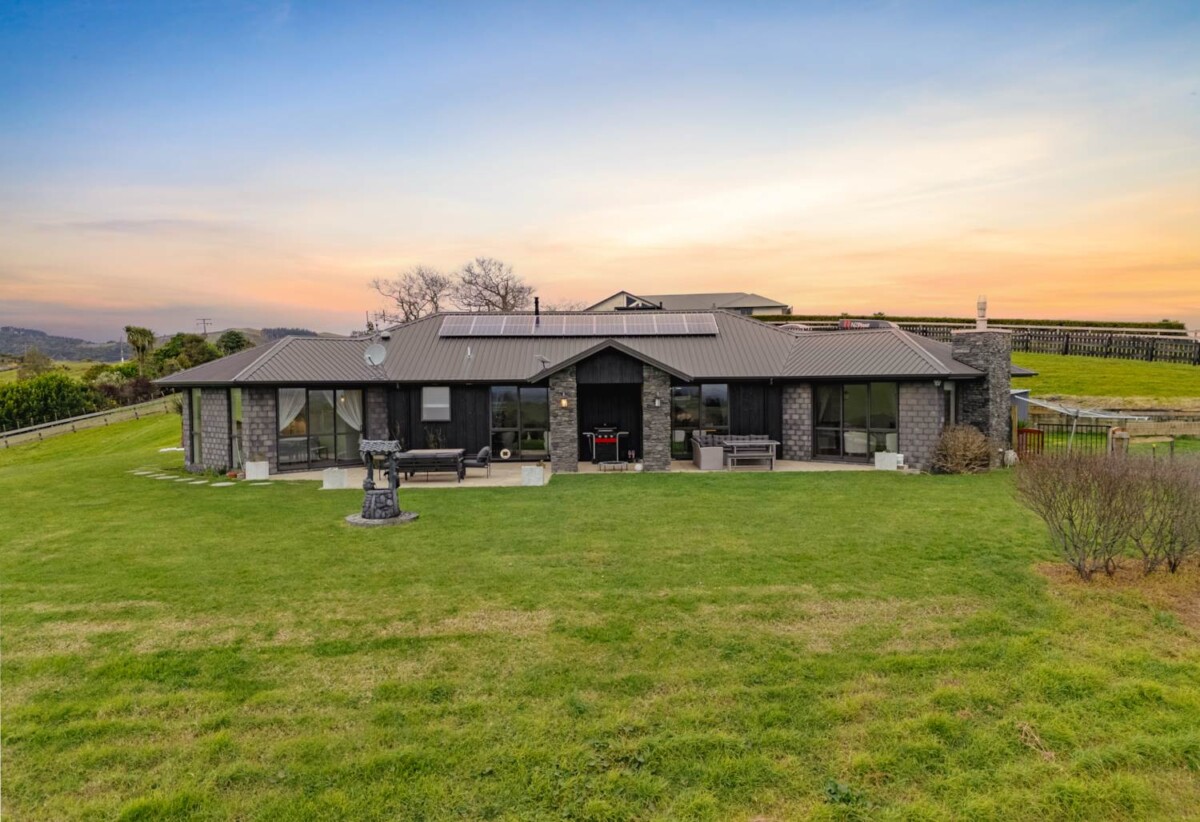 Elevated Lifestyle with Breathtaking Views, 155 Pratts Road, Ramarama, Auckland
