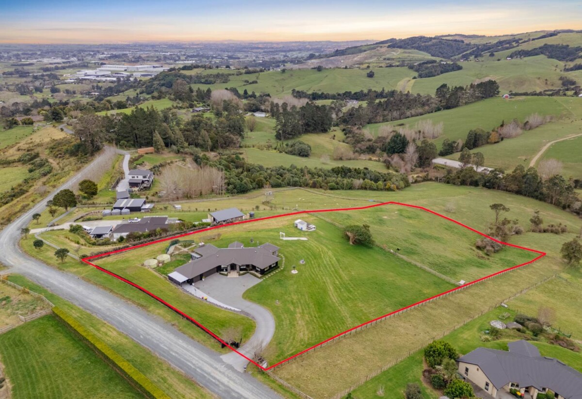 Elevated Lifestyle with Breathtaking Views, 155 Pratts Road, Ramarama, Auckland