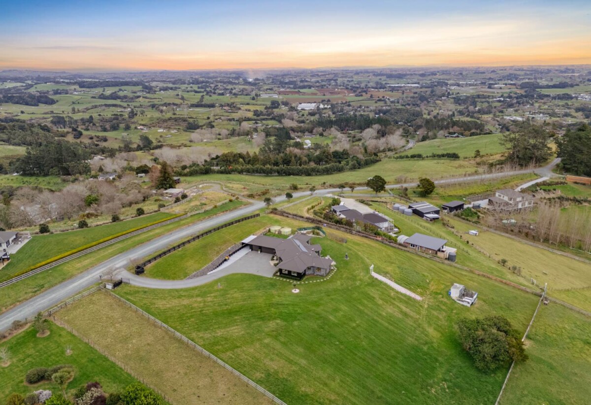 Elevated Lifestyle with Breathtaking Views, 155 Pratts Road, Ramarama, Auckland
