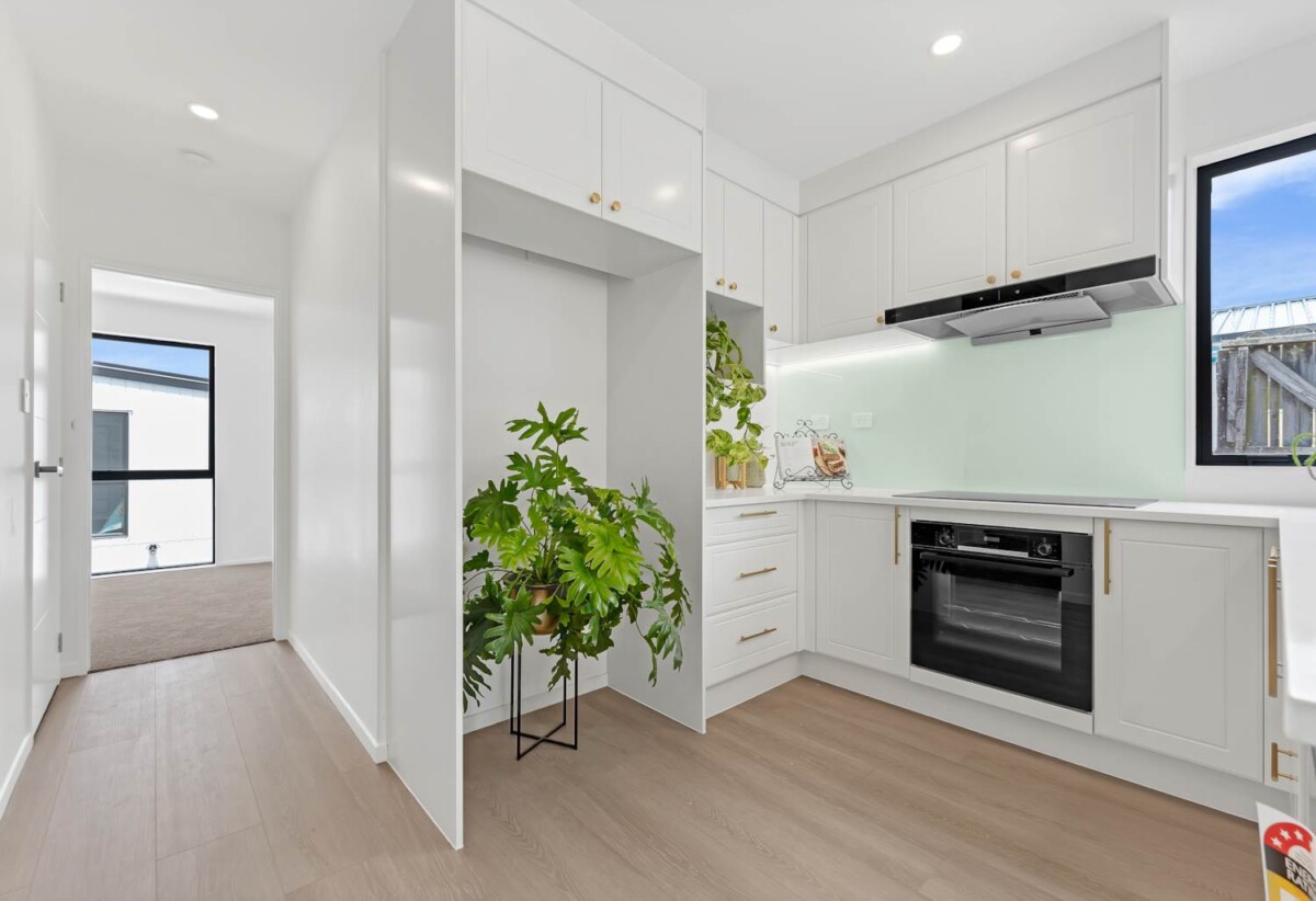 Price Slashed for Immediate Possession, 2B Wynn Place, Howick, Auckland