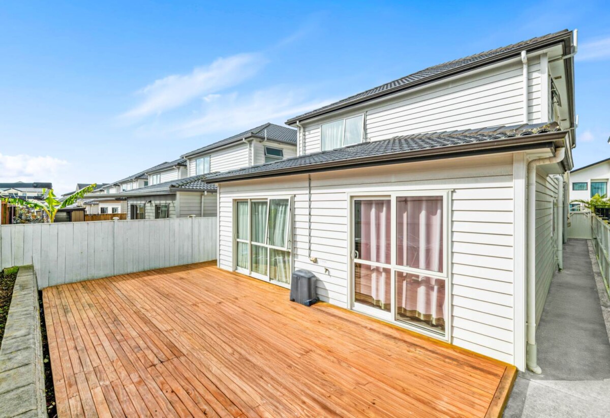 Forget the CV – Vendors want a Sale, 6 Puruatanga Drive, Flat Bush, Auckland