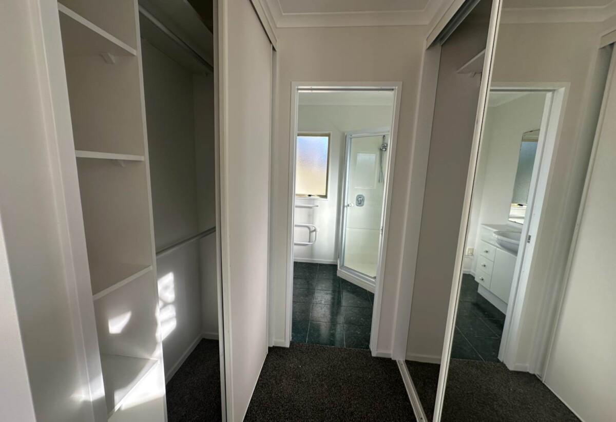 3 bedrooms 2 bathrooms house, GARAGE NOT INCLUDED, No Pets, 116 Burswood Drive, Burswood, Auckland, available now