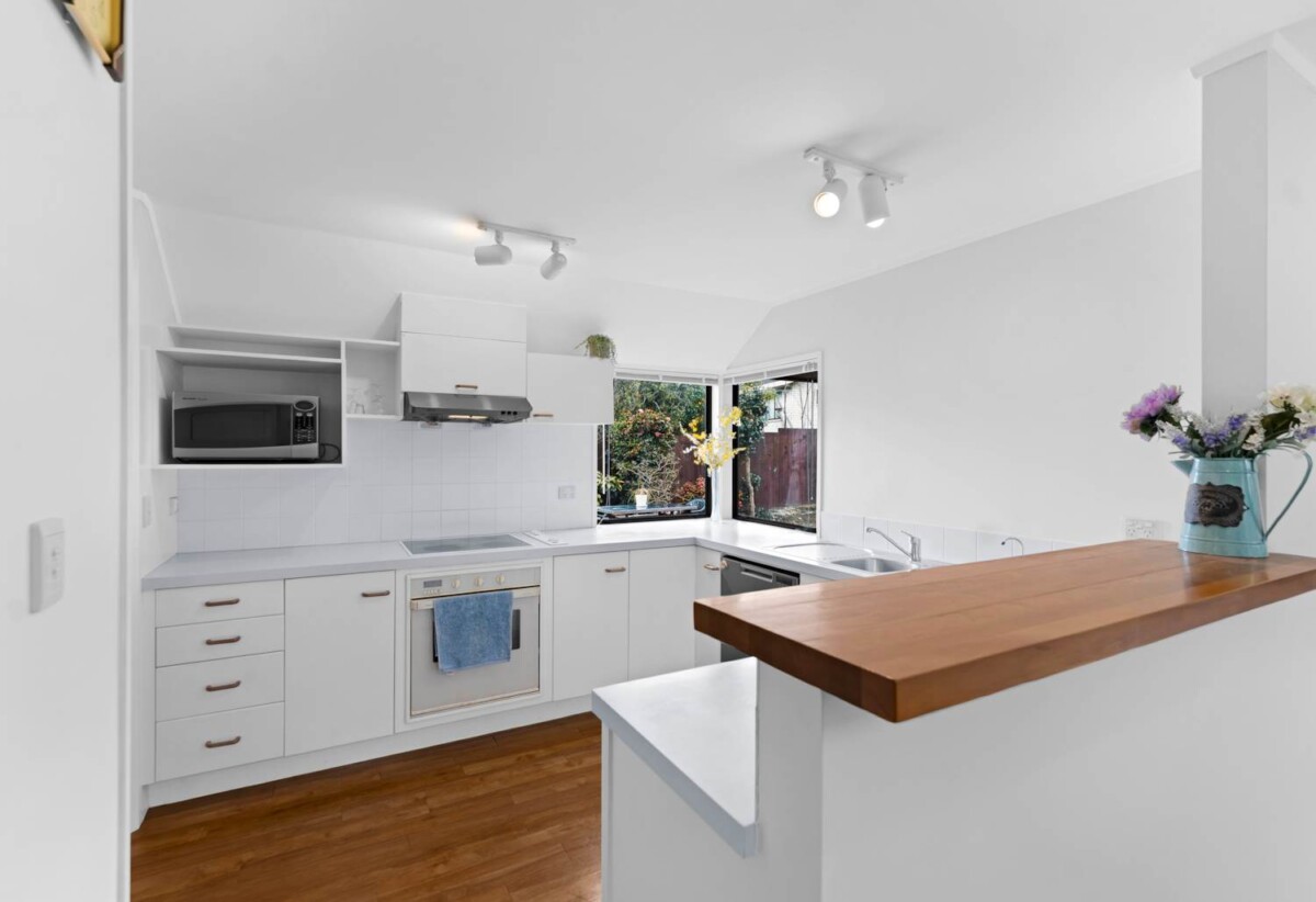 2/30 Eastridge Court, Northpark, Auckland