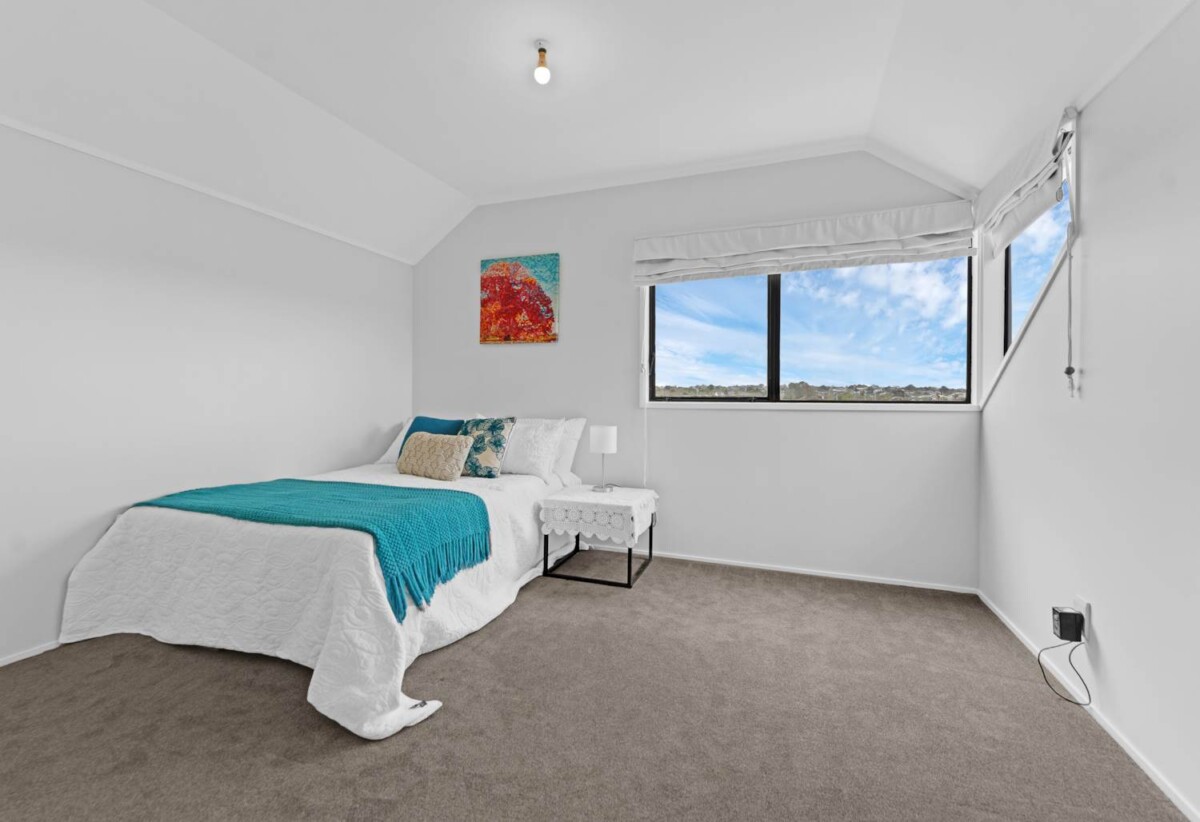 2/30 Eastridge Court, Northpark, Auckland