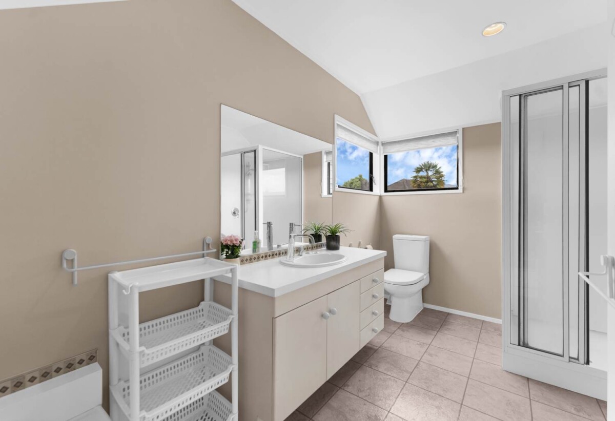 2/30 Eastridge Court, Northpark, Auckland