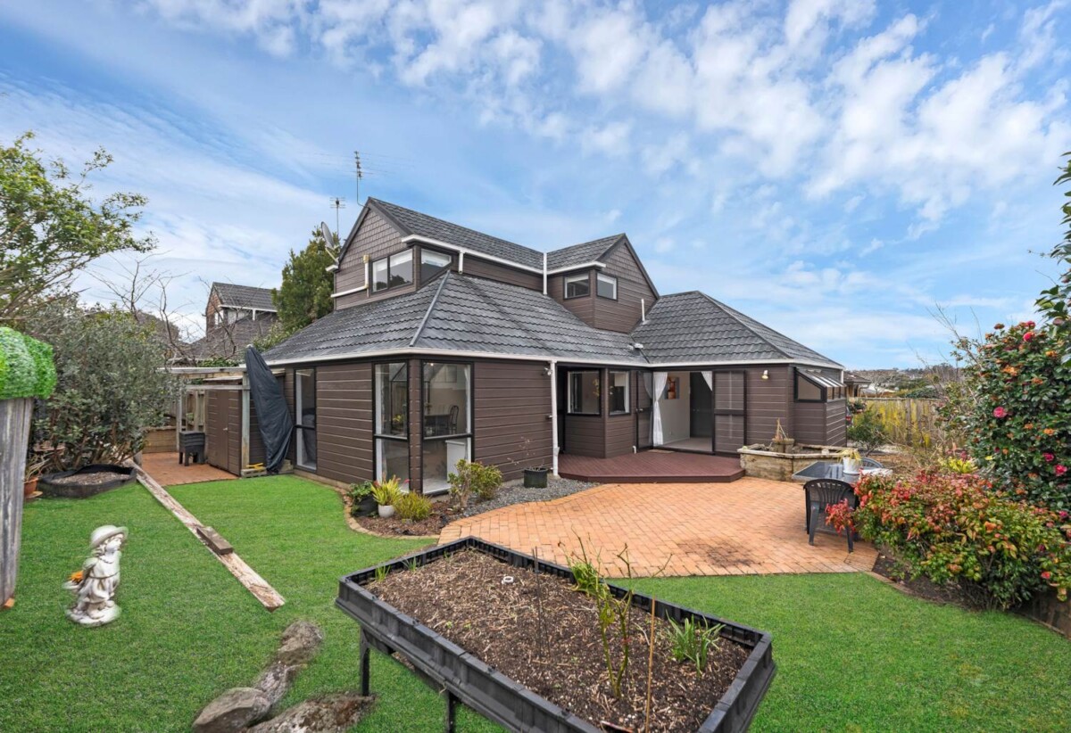 2/30 Eastridge Court, Northpark, Auckland