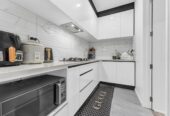 7 beds house with 2 bedroom granny & 2 kitchens, 15 Uru Drive, Flat Bush, Auckland