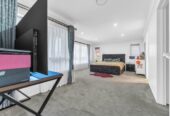 7 beds house with 2 bedroom granny & 2 kitchens, 15 Uru Drive, Flat Bush, Auckland