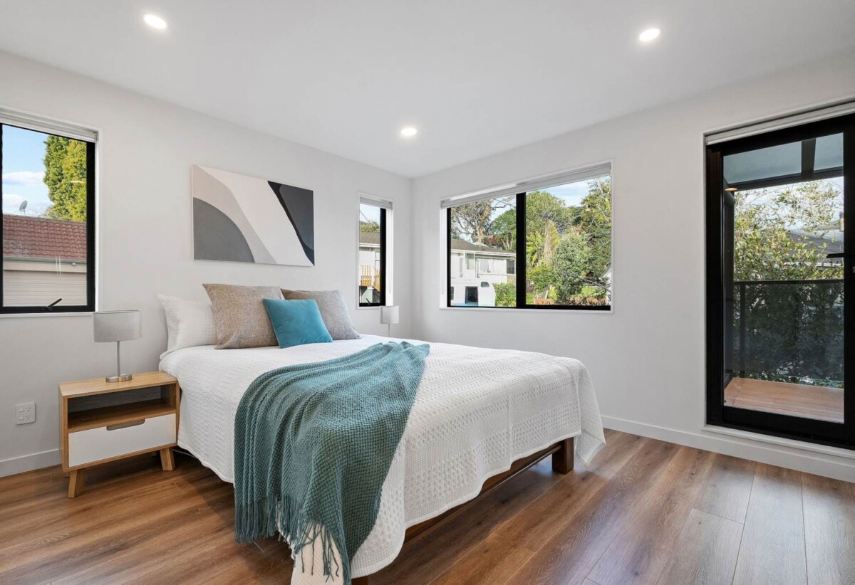 57E Hogans Road, Glenfield, Auckland