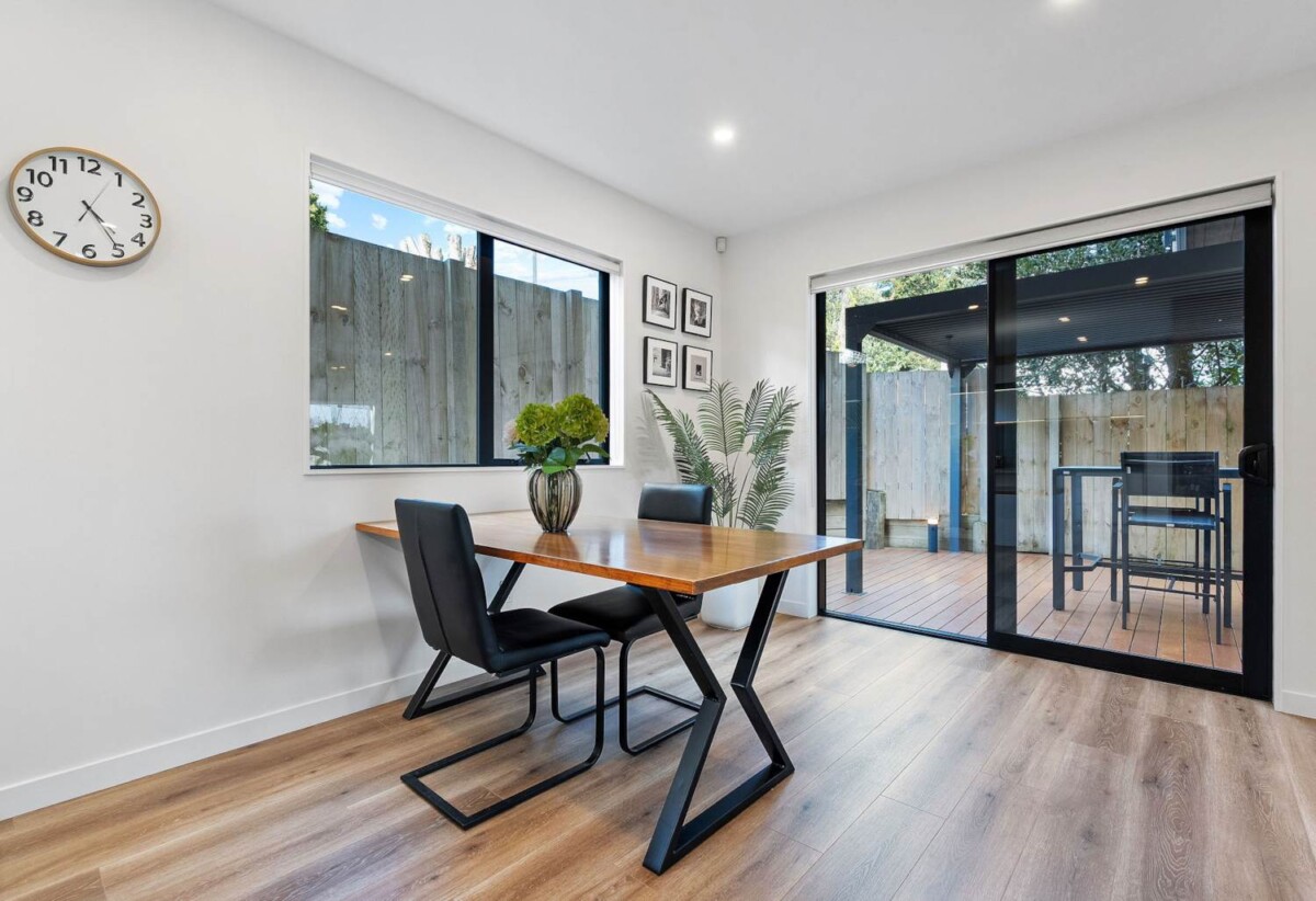 57E Hogans Road, Glenfield, Auckland