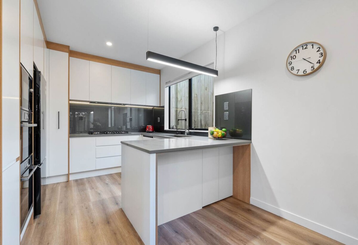 57E Hogans Road, Glenfield, Auckland