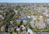 Macleans College, 4 beds 2 baths house with double garage on 1305m2 section, close to beaches, schools, shops, 0.5 km to Mellons Bay School, 1.1 km to Macleans College, 1.4 km to Bucklands Beach Intermediate, 29 Colmar Road, Mellons Bay, Auckland