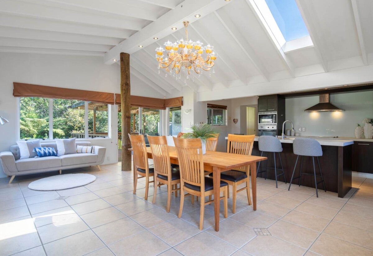 Macleans College, 4 beds 2 baths house with double garage on 1305m2 section, close to beaches, schools, shops, 0.5 km to Mellons Bay School, 1.1 km to Macleans College, 1.4 km to Bucklands Beach Intermediate, 29 Colmar Road, Mellons Bay, Auckland