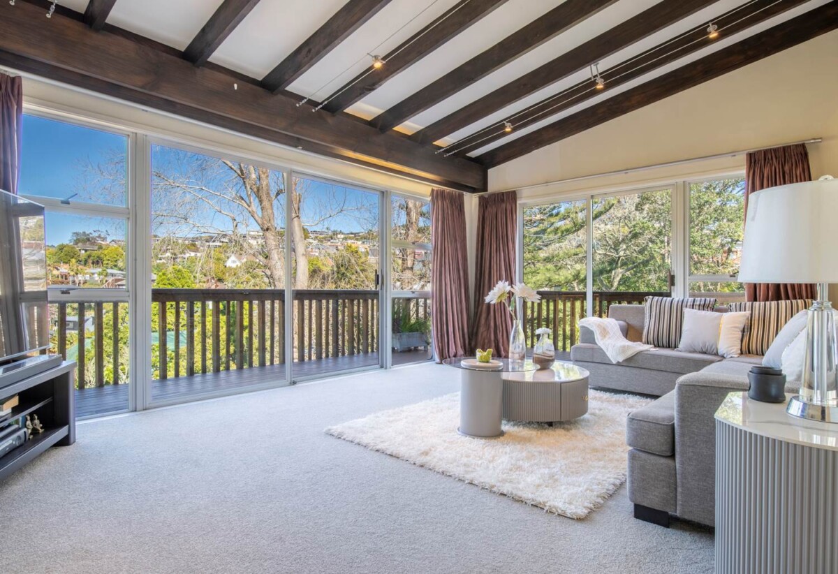 Macleans College, 4 beds 2 baths house with double garage on 1305m2 section, close to beaches, schools, shops, 0.5 km to Mellons Bay School, 1.1 km to Macleans College, 1.4 km to Bucklands Beach Intermediate, 29 Colmar Road, Mellons Bay, Auckland