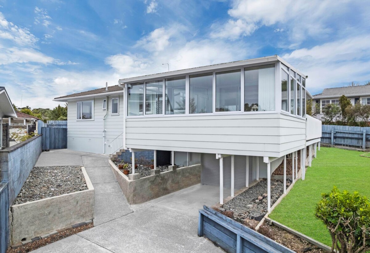 99 Sycamore Drive, Sunnynook, Auckland