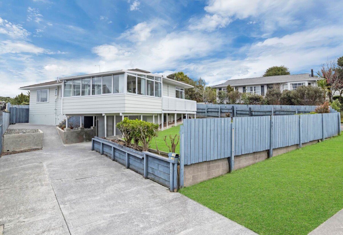 99 Sycamore Drive, Sunnynook, Auckland