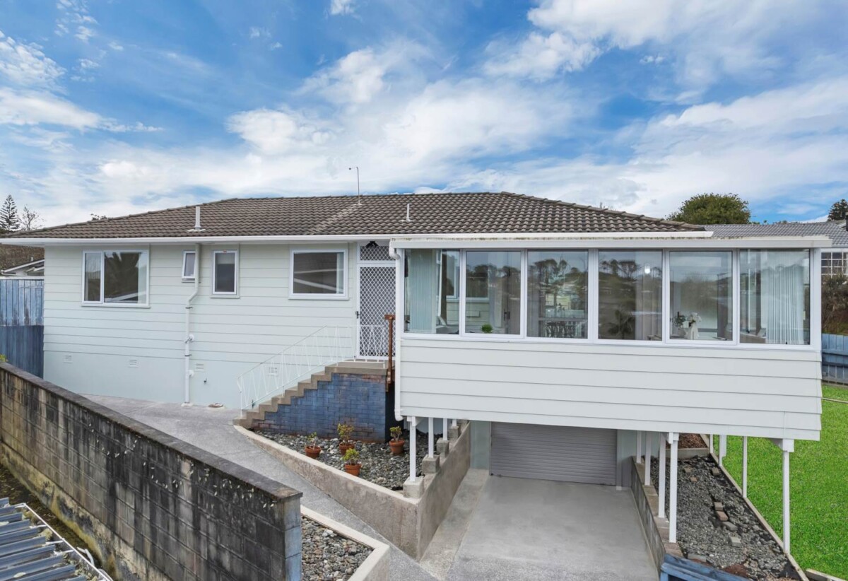 99 Sycamore Drive, Sunnynook, Auckland