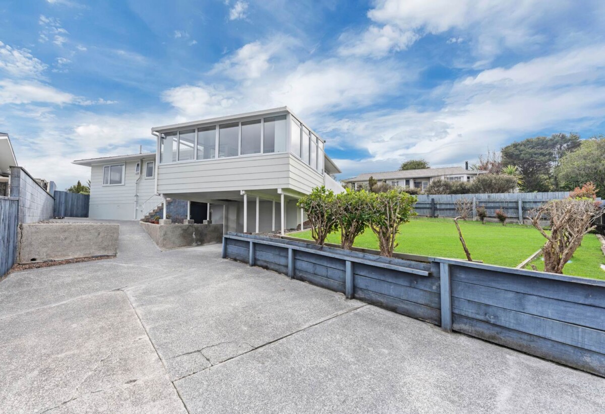 99 Sycamore Drive, Sunnynook, Auckland