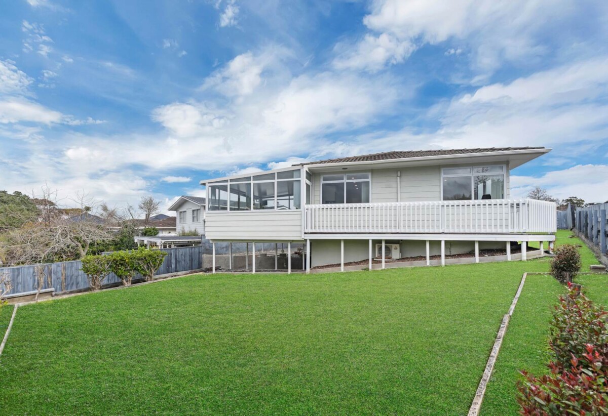 99 Sycamore Drive, Sunnynook, Auckland