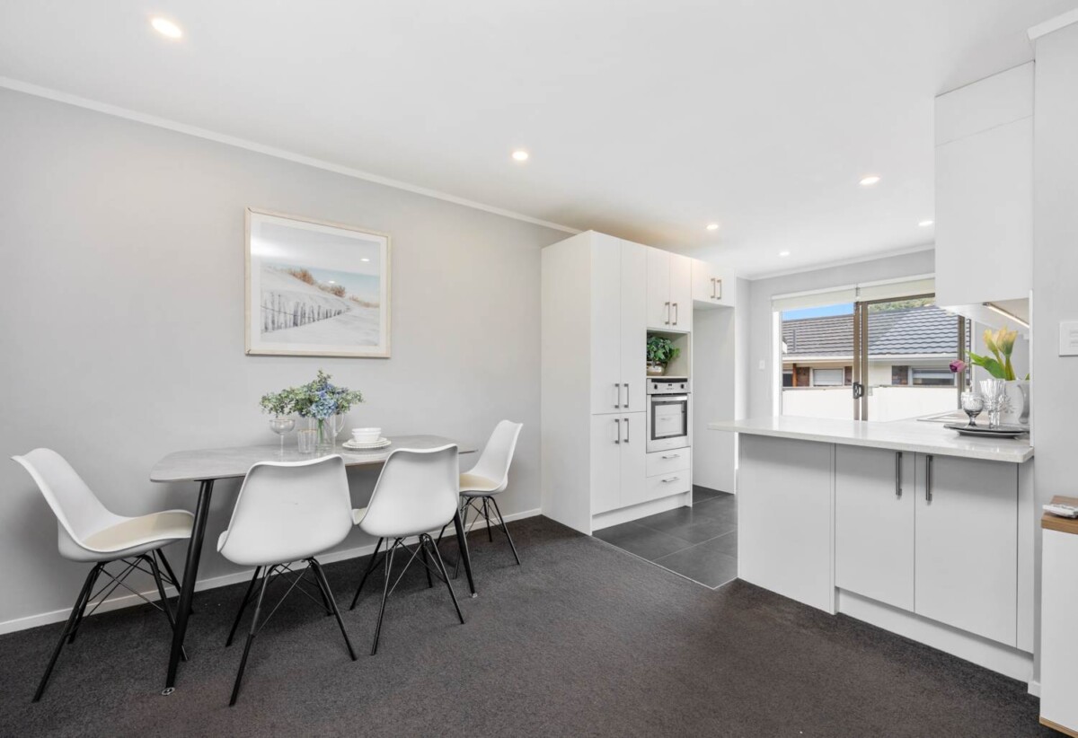 VENDOR CASHING UP – MUST BE SOLD, 4/57 Moana Avenue, One Tree Hill, Auckland