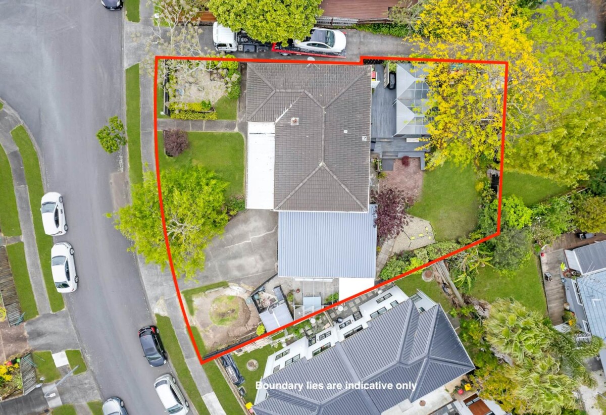 For rent, 4 bedrooms 2 bathrooms house plus a study, 3 Malvina Place, Bucklands Beach, Auckland, available 3rd October