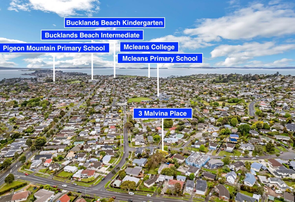 For rent, 4 bedrooms 2 bathrooms house plus a study, 3 Malvina Place, Bucklands Beach, Auckland, available 3rd October