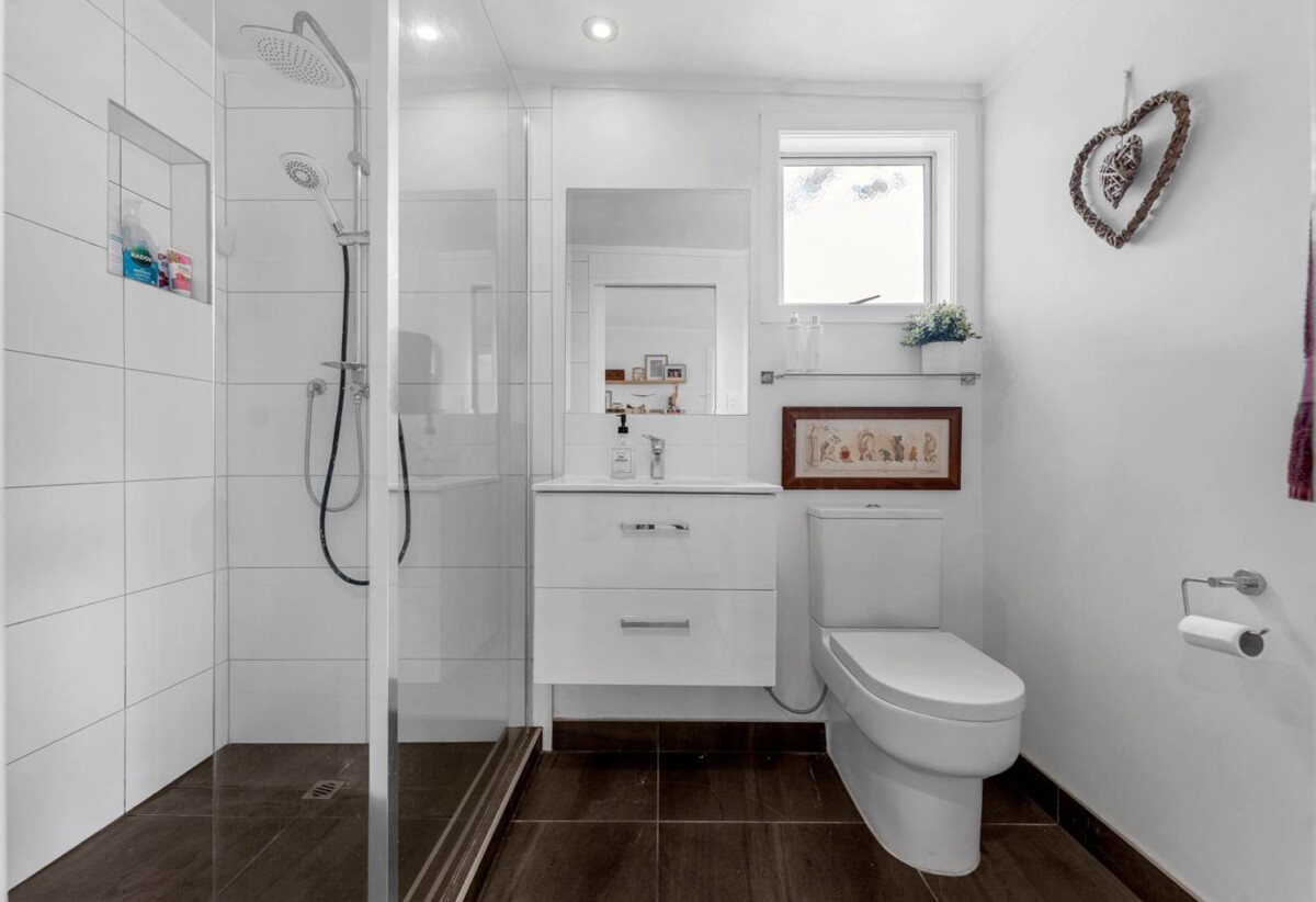 For rent, 4 bedrooms 2 bathrooms house plus a study, 3 Malvina Place, Bucklands Beach, Auckland, available 3rd October