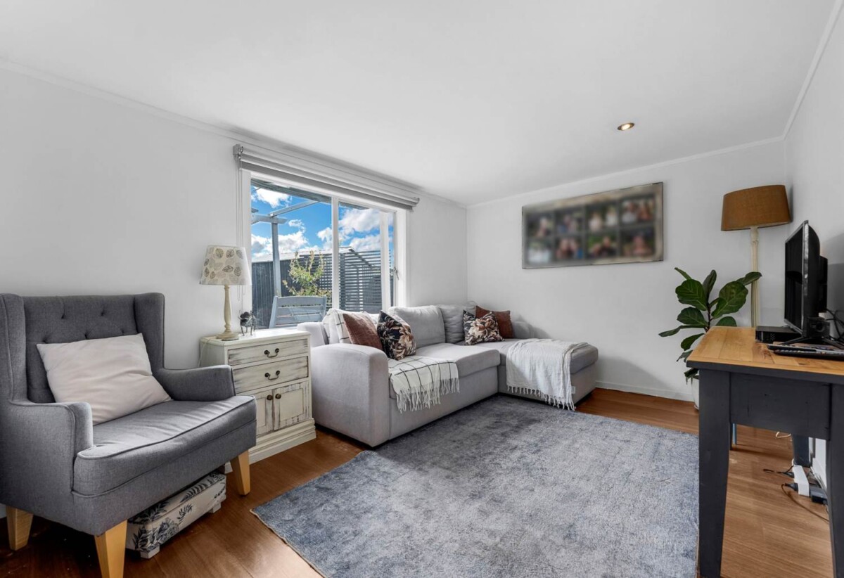 For rent, 4 bedrooms 2 bathrooms house plus a study, 3 Malvina Place, Bucklands Beach, Auckland, available 3rd October