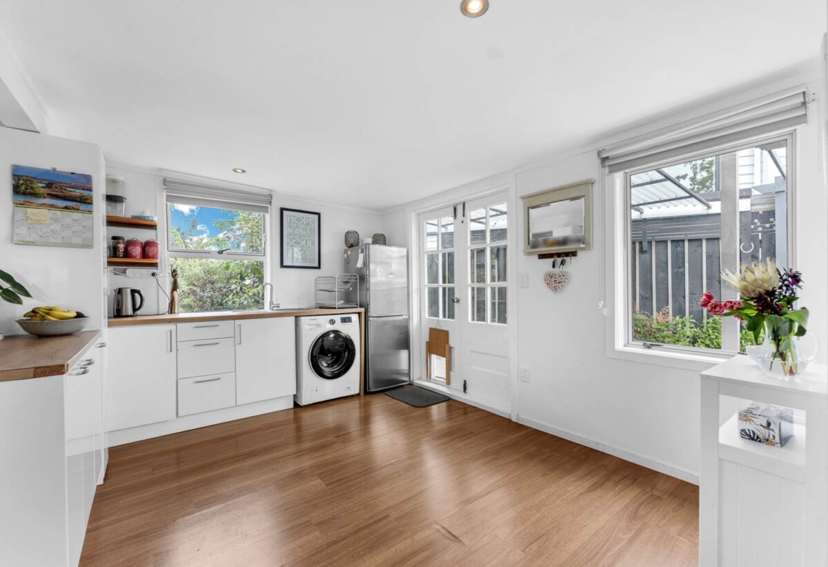 For rent, 4 bedrooms 2 bathrooms house plus a study, 3 Malvina Place, Bucklands Beach, Auckland, available 3rd October