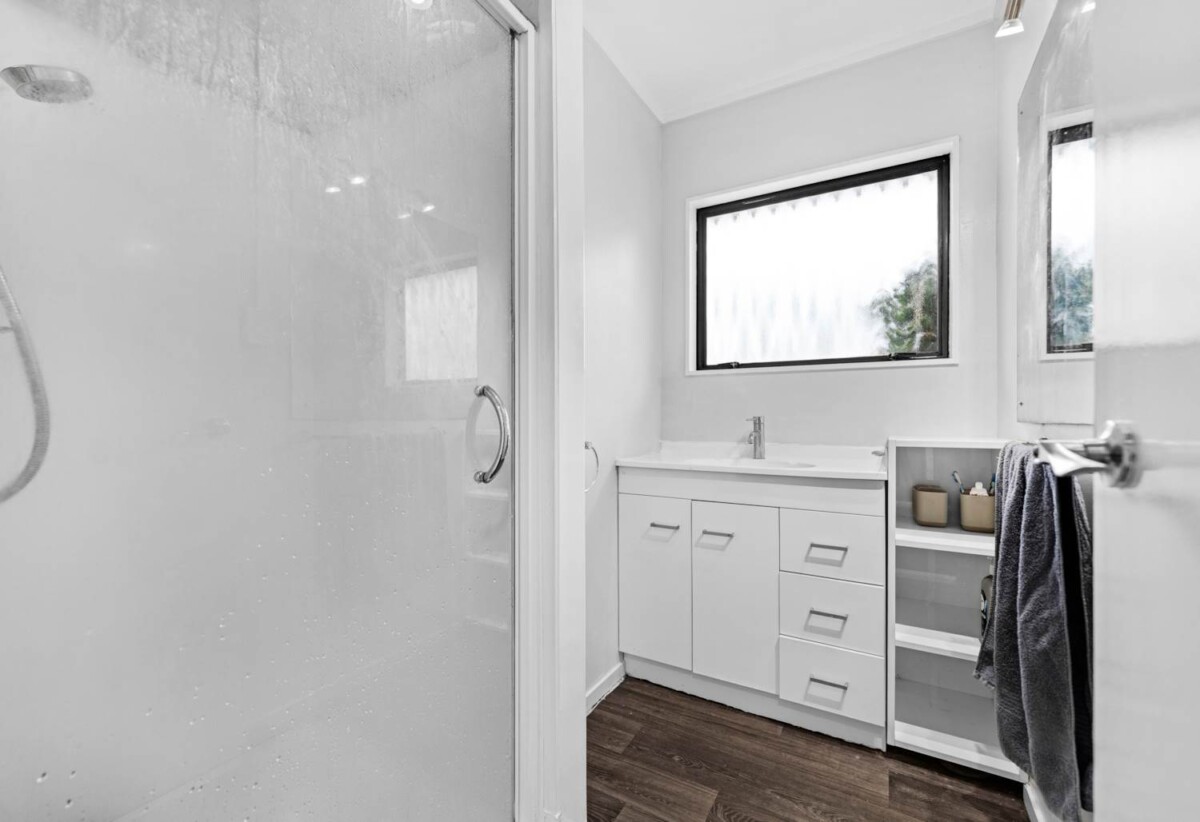 Urgent Sale, 54B Halsey Road, Manurewa, Auckland