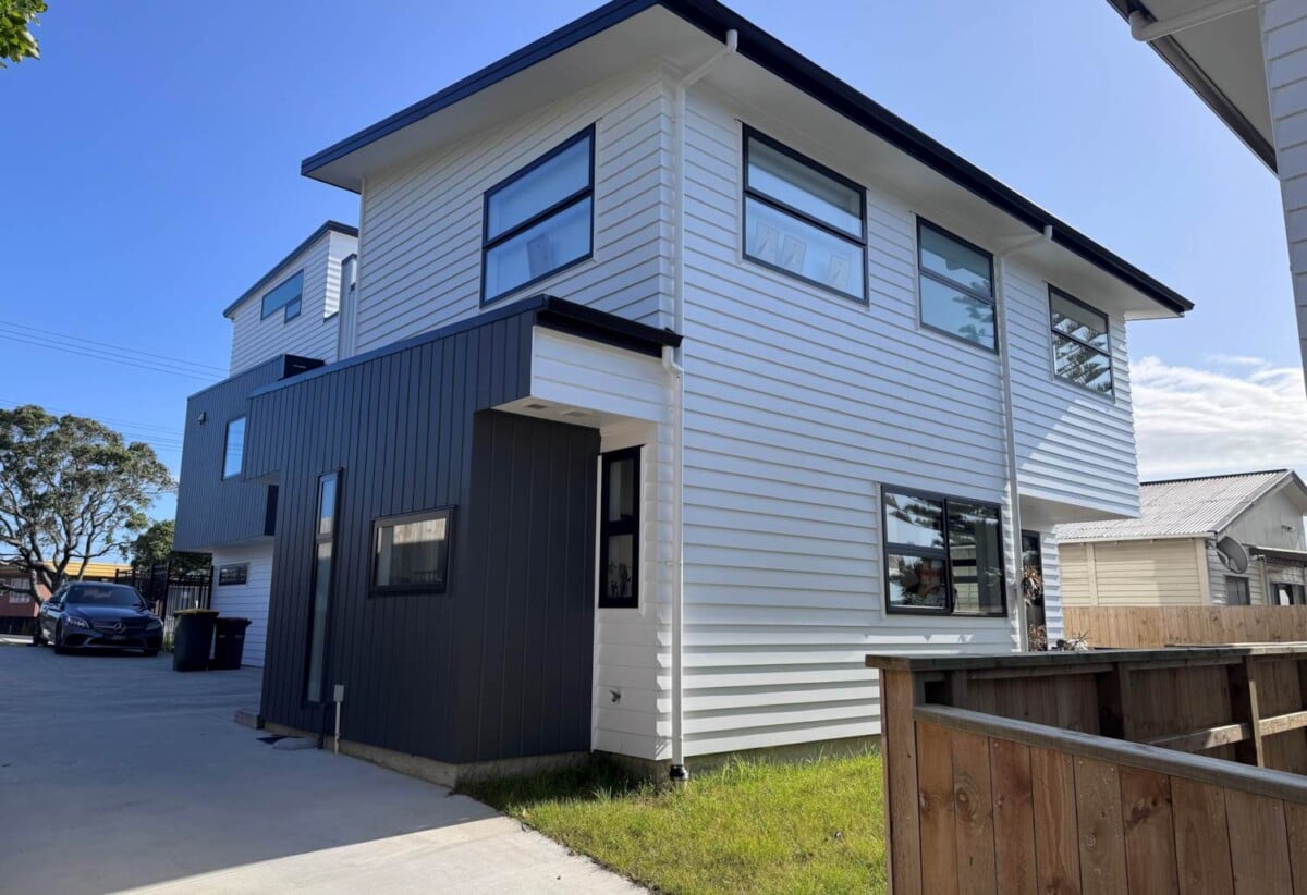 2/71 West Coast Road, Glen Eden, Auckland
