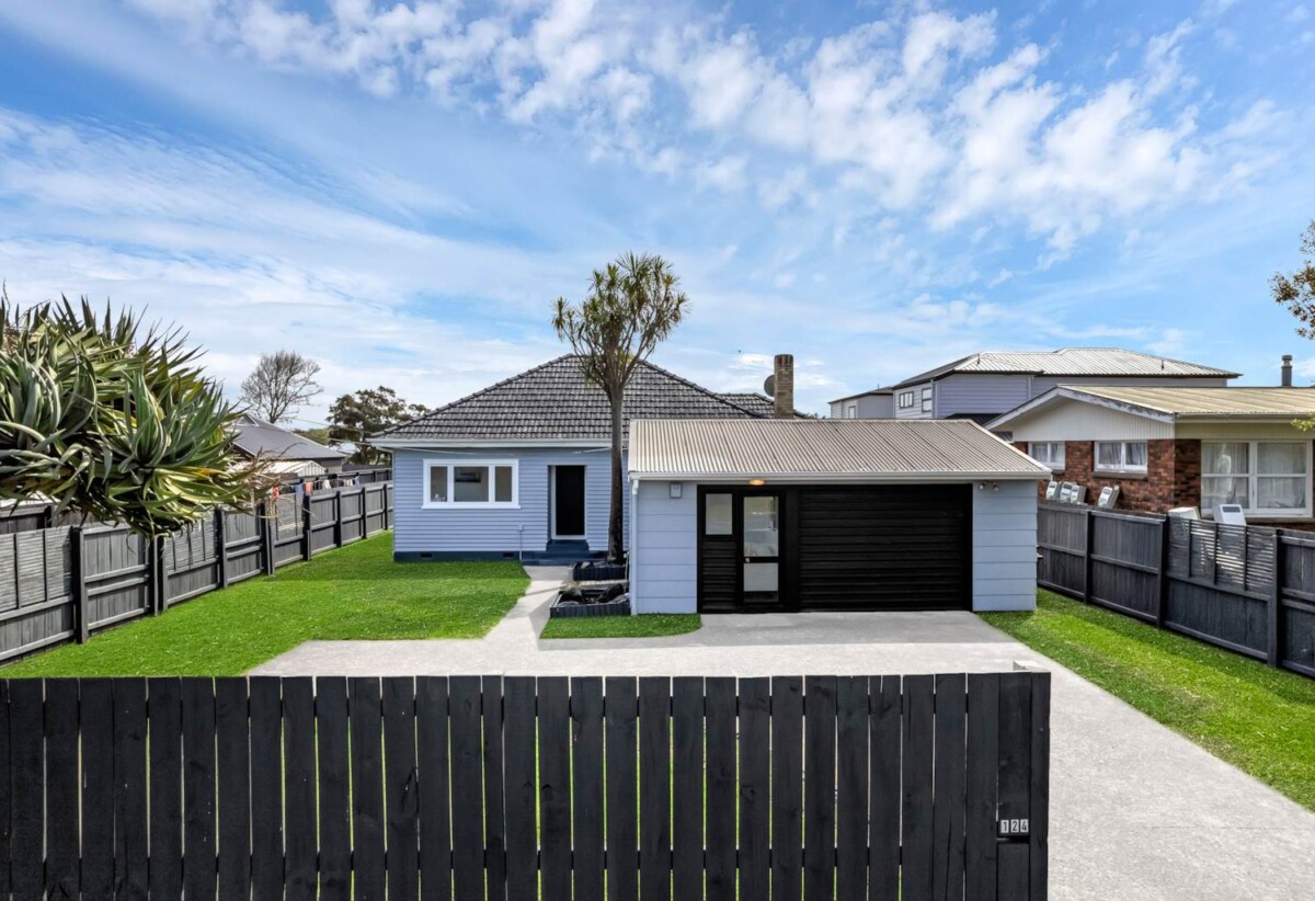 Fully Renovated, 124 Old Wairoa Road, Papakura, Auckland