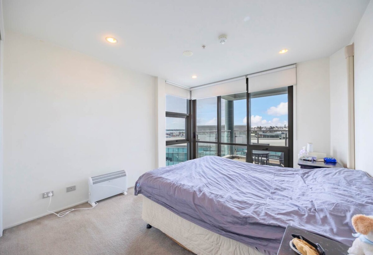 Sharp Price! Seaview CBD Home, 1210/30 Beach Road, City Centre, Auckland