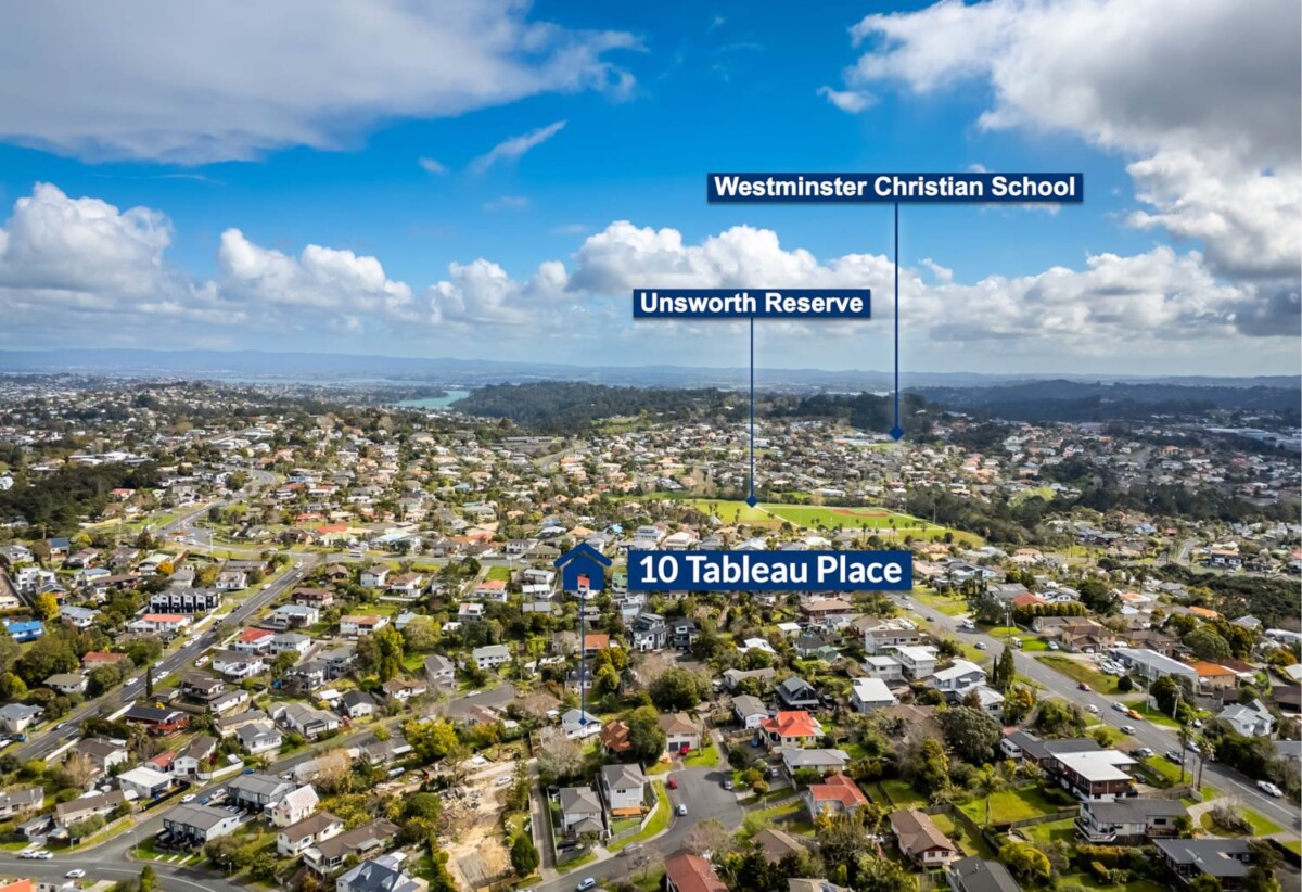 Renovated, 10 Tableau Place, Totara Vale, Auckland