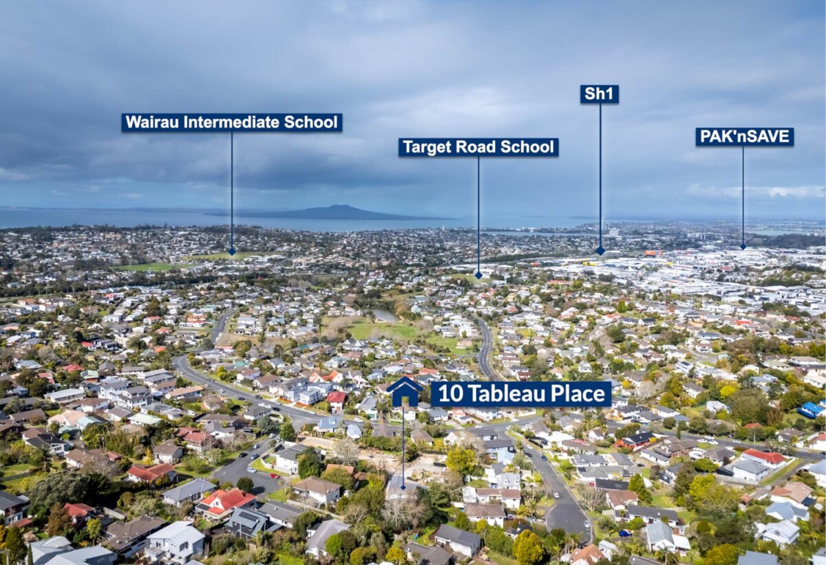 Renovated, 10 Tableau Place, Totara Vale, Auckland
