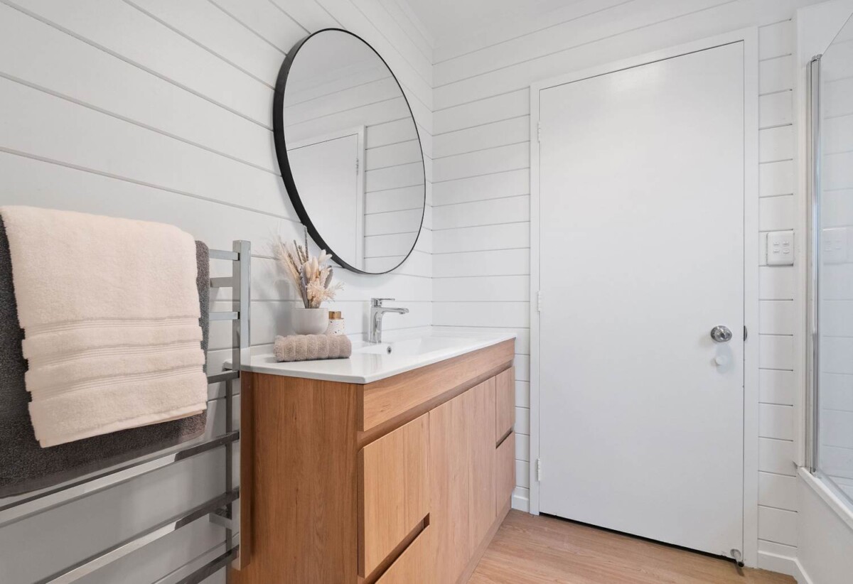 Renovated, 10 Outlook Road, Greenhithe, Auckland