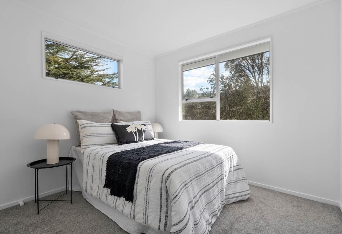 Renovated, 10 Tableau Place, Totara Vale, Auckland