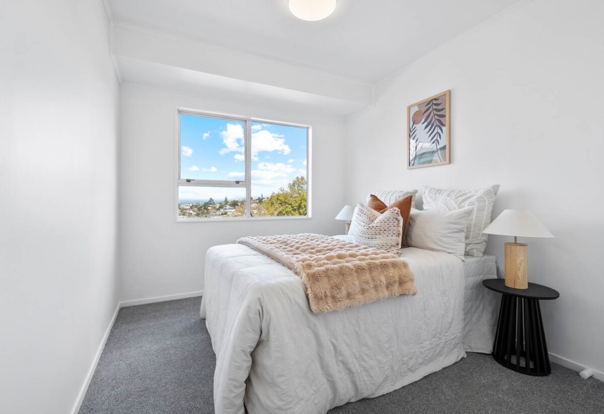 Renovated, 10 Tableau Place, Totara Vale, Auckland