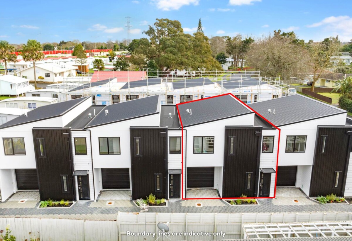 Affordable, Brand-new freehold 4 bedrooms, 11C Rountree Place, Conifer Grove, Auckland