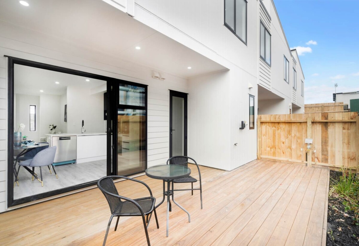 Affordable, Brand-new freehold 4 bedrooms, 11C Rountree Place, Conifer Grove, Auckland