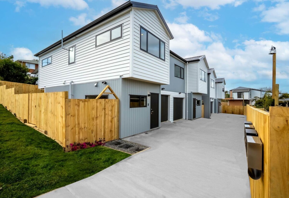 High Standard Beauty With Vendor Says Sell, 29 Cara Avenue, Kumeu, Auckland