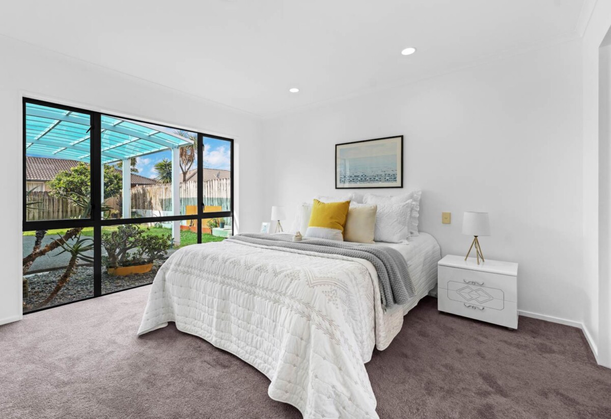 Botany Downs Secondary College zone, brick and tile 4 beds house on 471m2 section, 533 Chapel Road, East Tamaki, Auckland