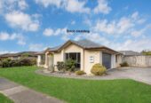 Botany Downs Secondary College zone, brick and tile 4 beds house on 471m2 section, 533 Chapel Road, East Tamaki, Auckland