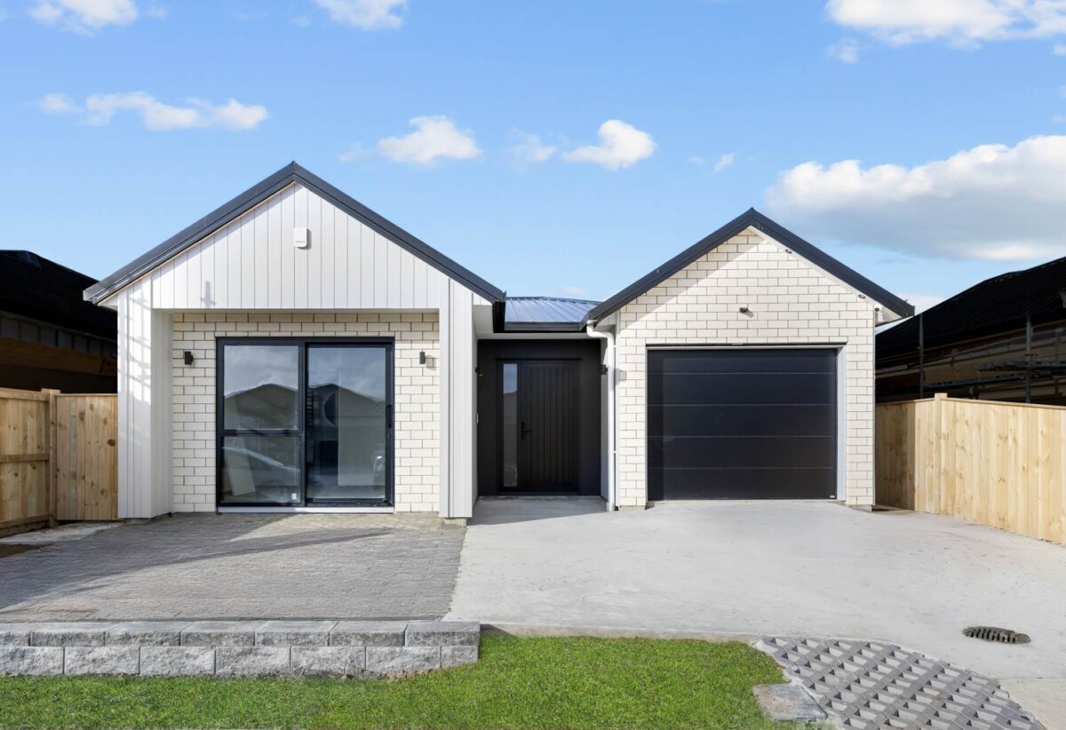 Modern Single-Level Home with Dual Kitchens, 10 Bannockburn Road, Papakura, Auckland