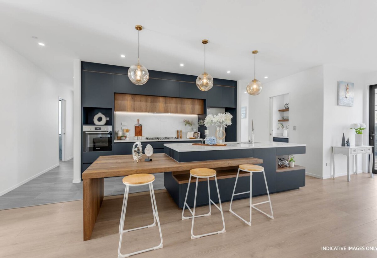Urgent Sale, Must sell, Please ignore the CV of $1,700,000, 16 Glann Lane, Flat Bush, Auckland