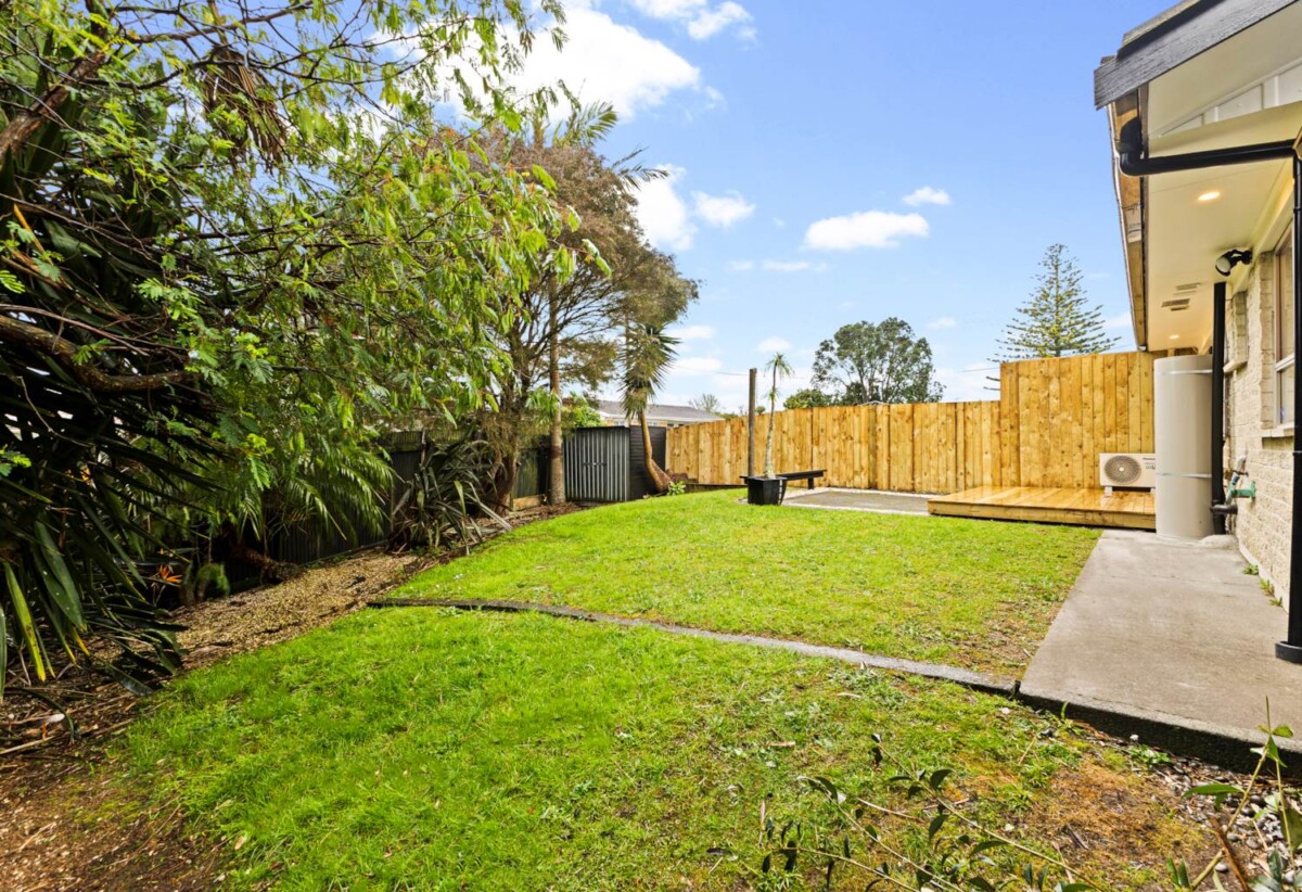 RENOVATED, just minutes from Sylvia Park shopping centre, transport links, 1/25 Alcock Street, Mt Wellington, Auckland