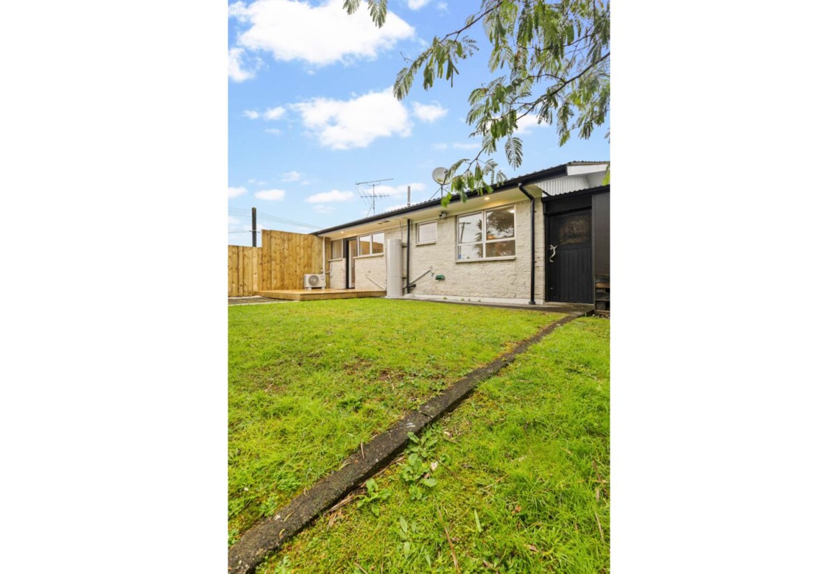 RENOVATED, just minutes from Sylvia Park shopping centre, transport links, 1/25 Alcock Street, Mt Wellington, Auckland