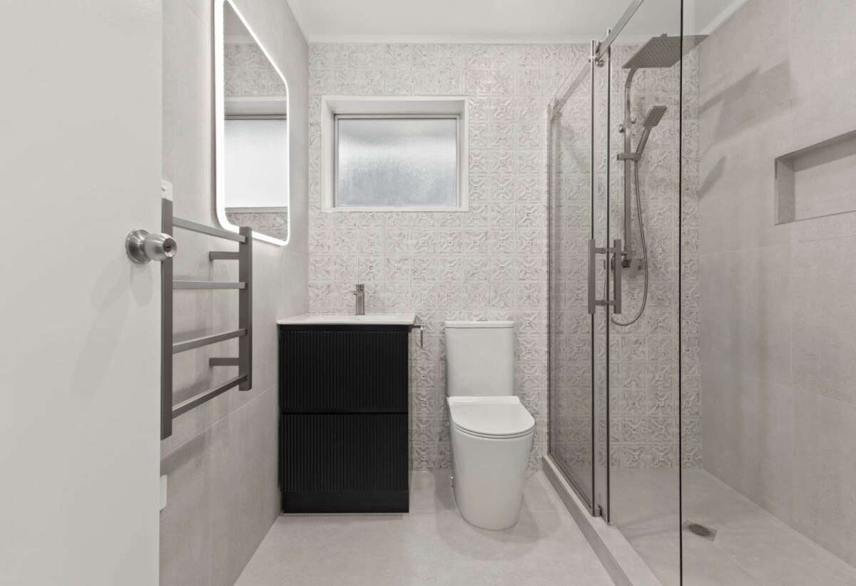 RENOVATED, just minutes from Sylvia Park shopping centre, transport links, 1/25 Alcock Street, Mt Wellington, Auckland