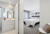 17E Hogans Road, Glenfield, Auckland